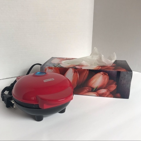 Nwt - Dash, Red Mini Maker Grill. 4” Cooking Surface, Non-Stick, 350 Watts. - Picture 2 of 12